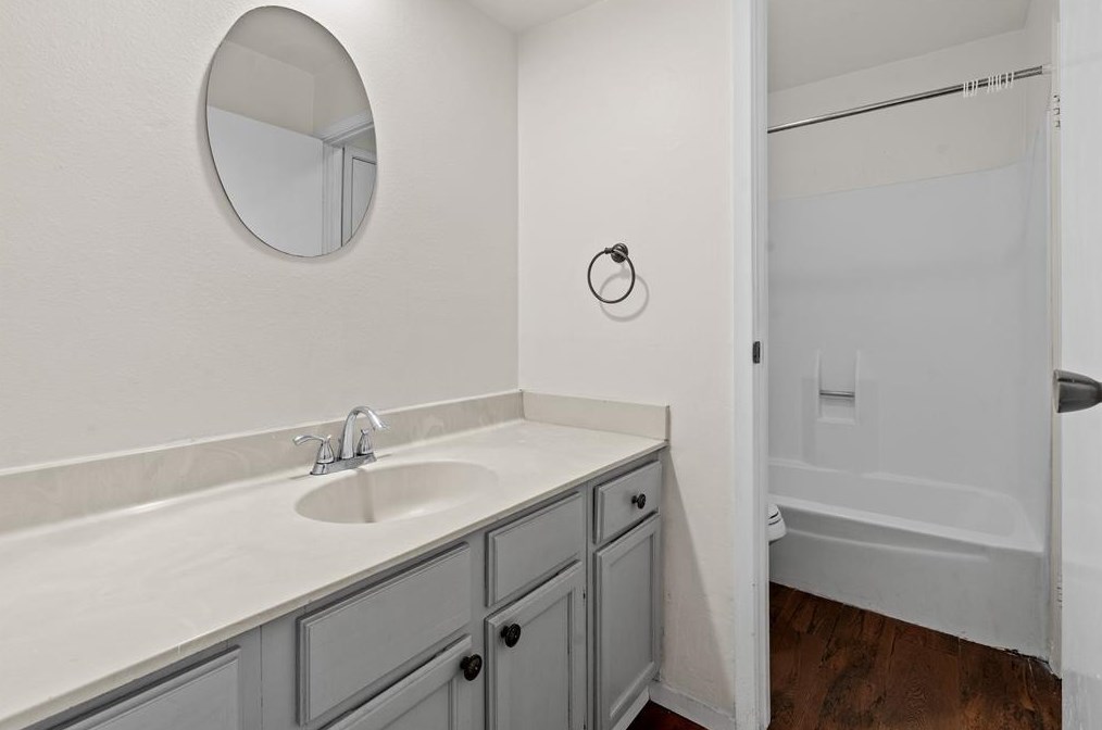 6415 Ludington Dr, Houston TX  77071-2616 exterior