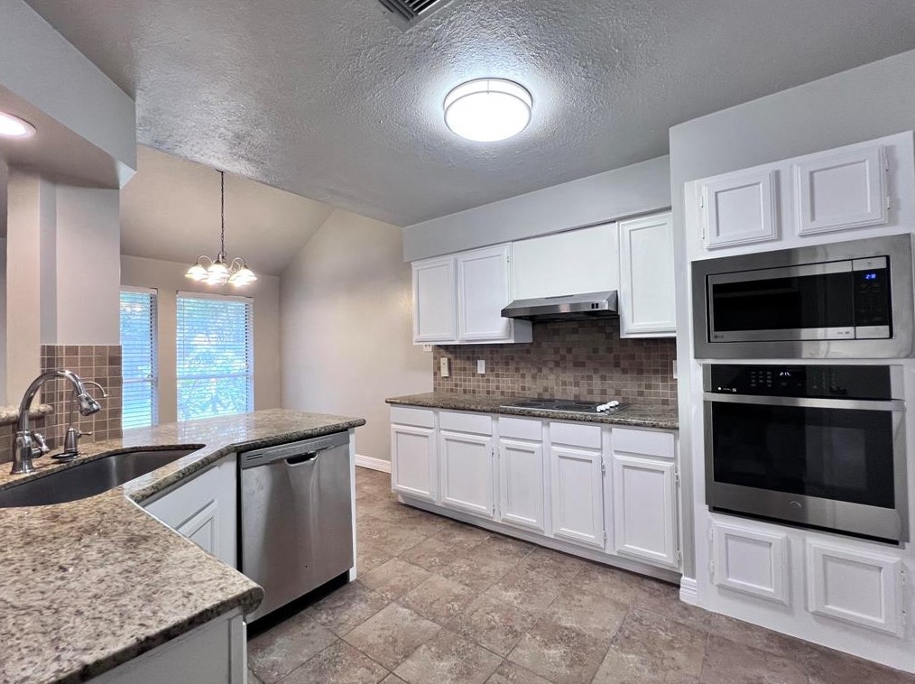 8603 Greenleaf Lake Dr, Houston TX  77095-3745 exterior