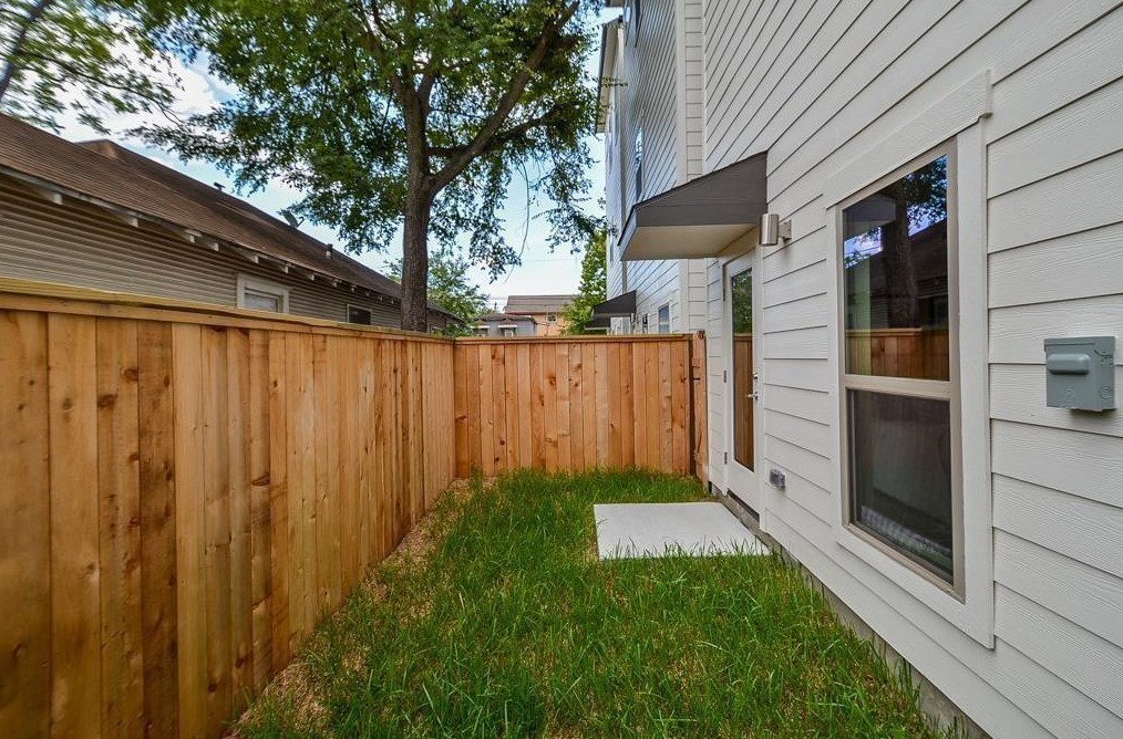 1607 15 St, Houston TX  77008-3423 exterior