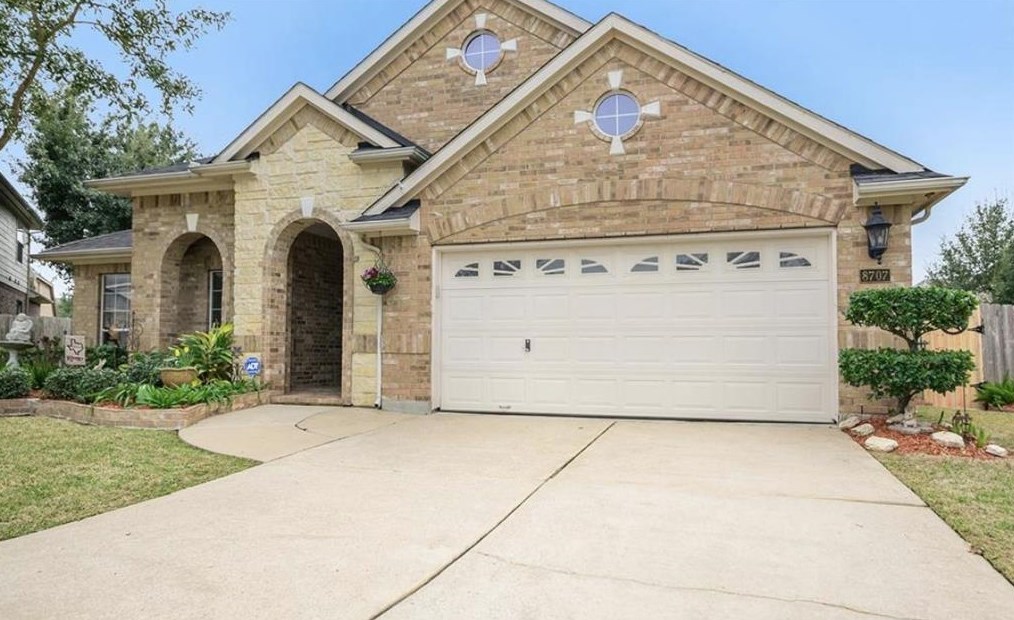8707 Preston Field Ln, Houston, TX 77095