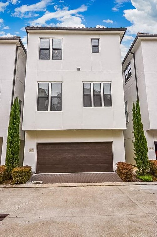 5531 Pine St, Houston, TX 77081-7334