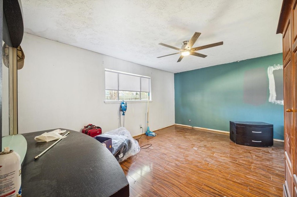 11406 Briar Frst Dr, Houston TX 77042-2323 exterior