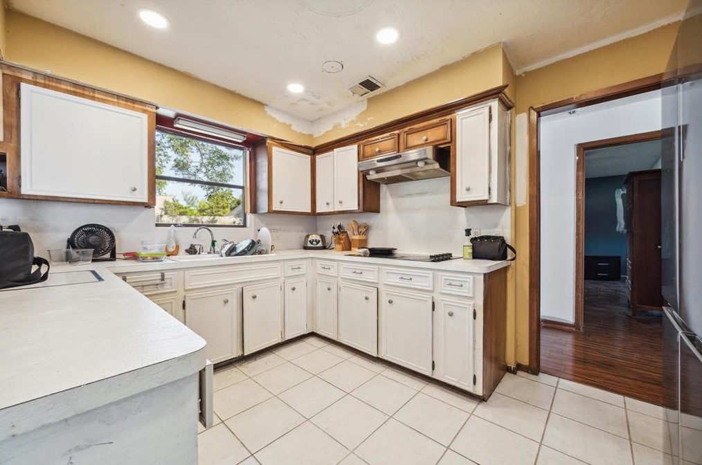 11406 Briar Frst Dr, Houston TX 77042-2323 exterior