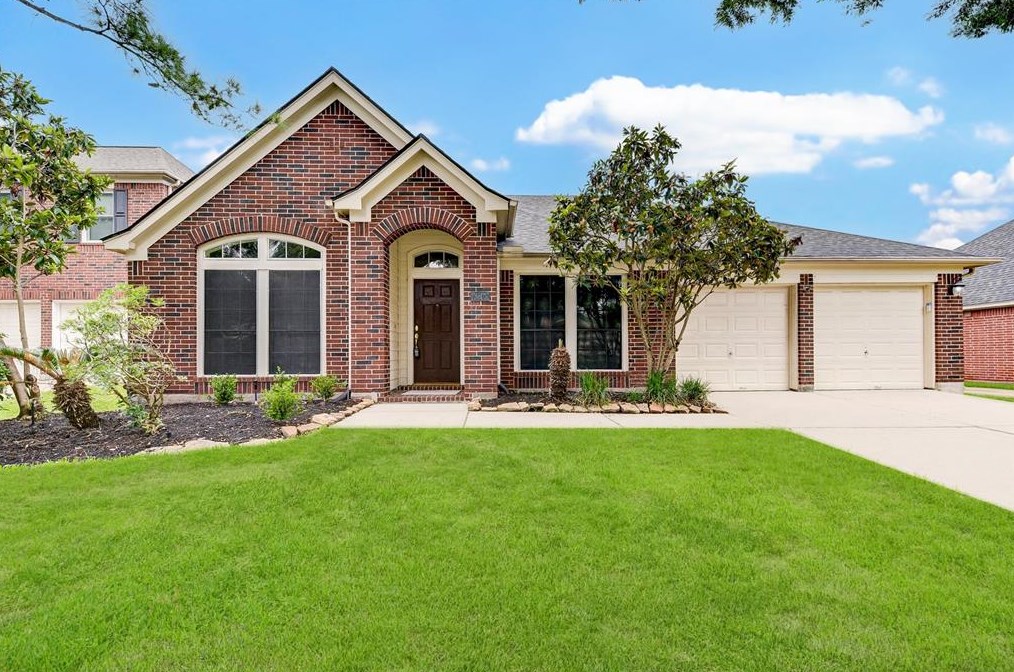 16206 Waiting Spring Cir, Houston, TX 77095-4548