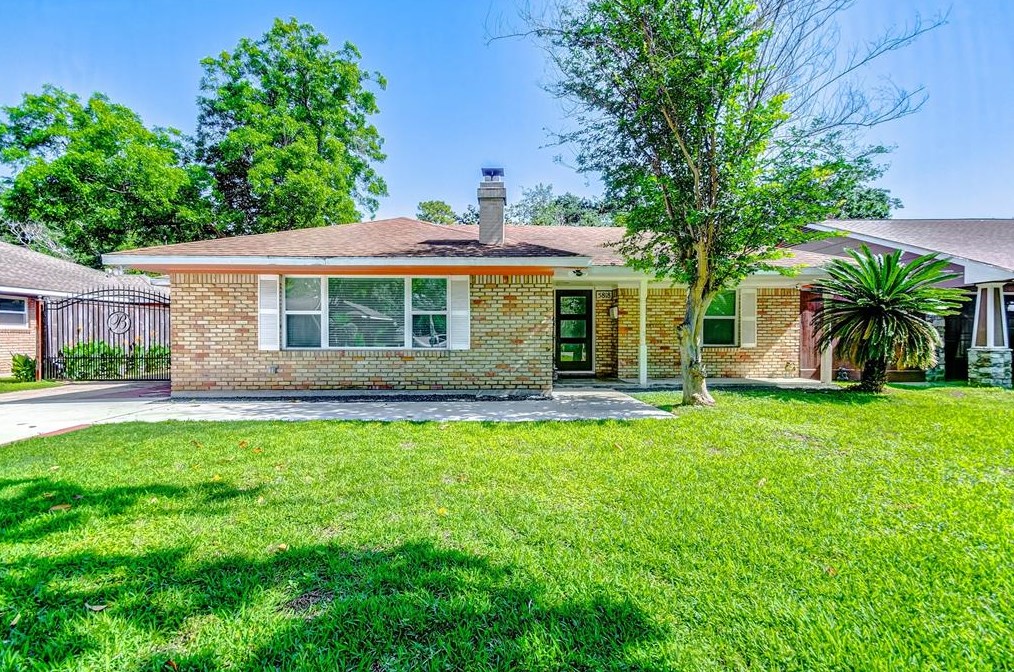 5818 Hornwood Dr, Houston, TX 77081