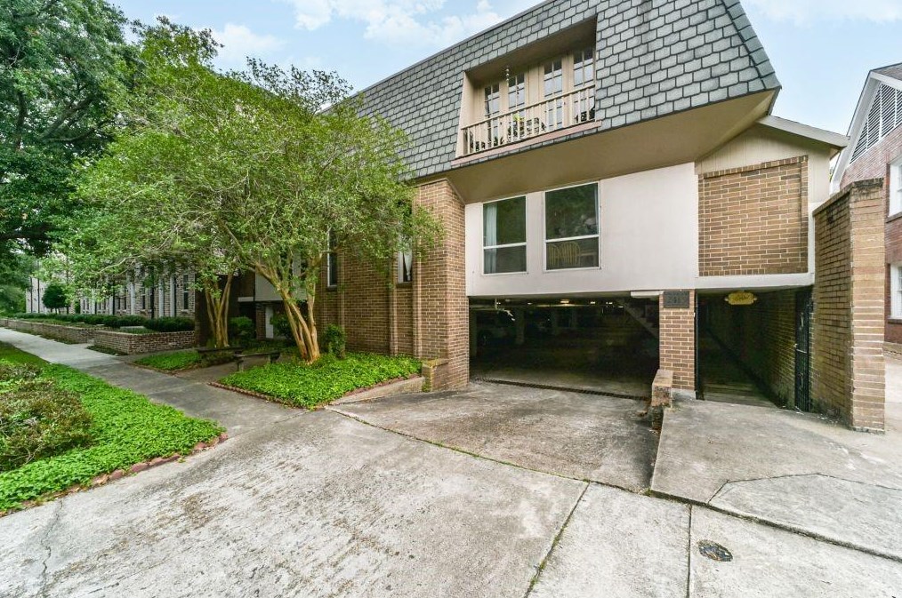 2415 Shakespeare St, Houston, TX 77030-1038