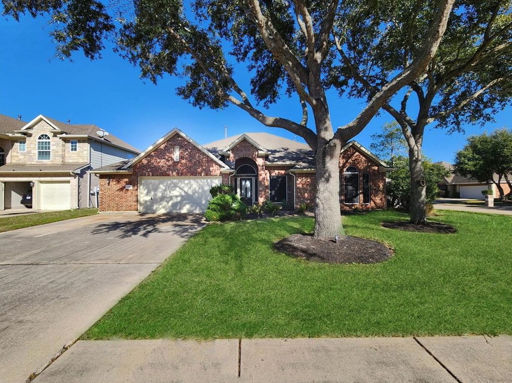 608 Boxelder Pointe Ct, League City, TX 77573