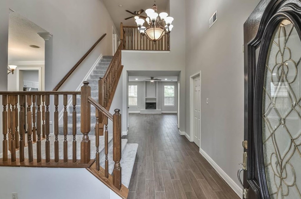 15 Shinyrock Pl, Spring TX  77381-4412 exterior