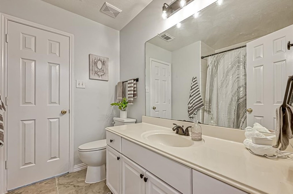 2807 Travick Ln, Houston TX  77073-2919 exterior