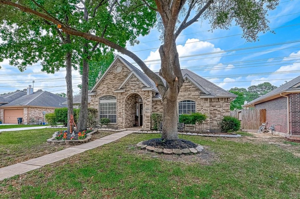 2807 Travick Ln, Houston, TX 77073-2924
