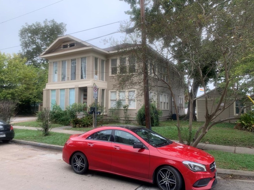 1000 Missouri St, Houston TX  77006-2710 exterior