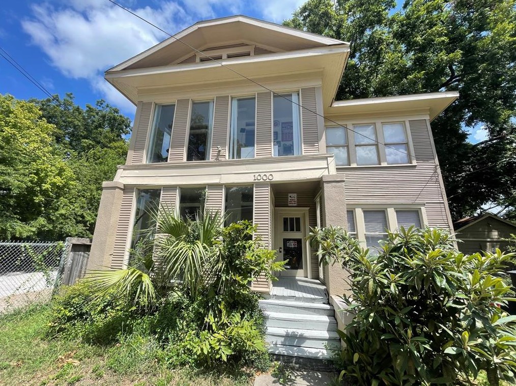 1000 Missouri St, Houston TX  77006-2710 exterior