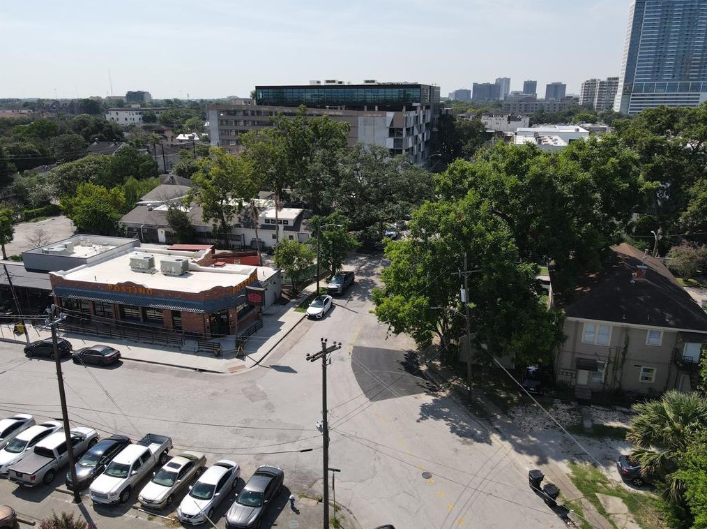 1000 Missouri St, Houston TX  77006-2710 exterior