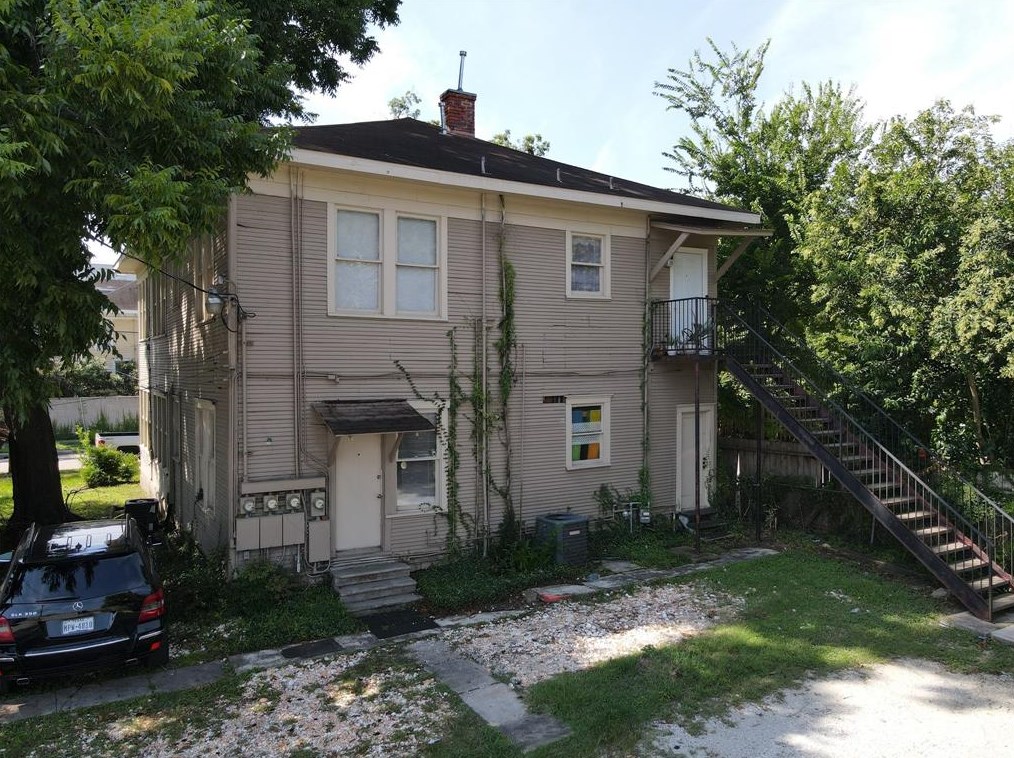 1000 Missouri St, Houston TX  77006-2710 exterior