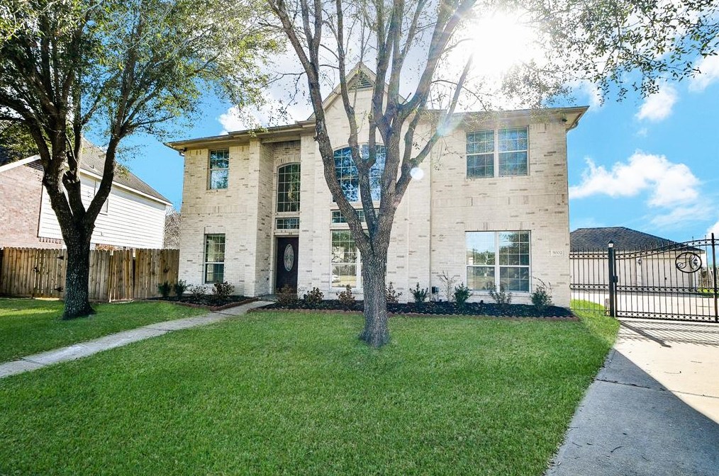 5002 Brush Field Ln, Sugar Land, TX 77479