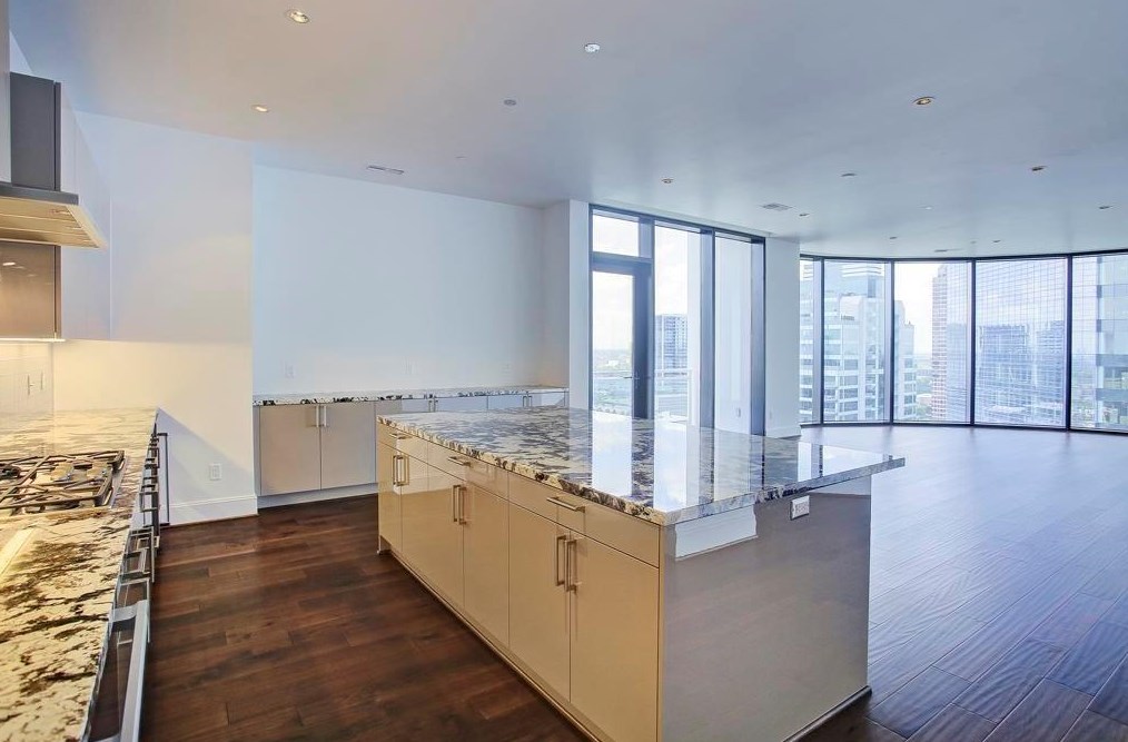 1409 Post Oak Blvd #1904, Houston, TX 77056