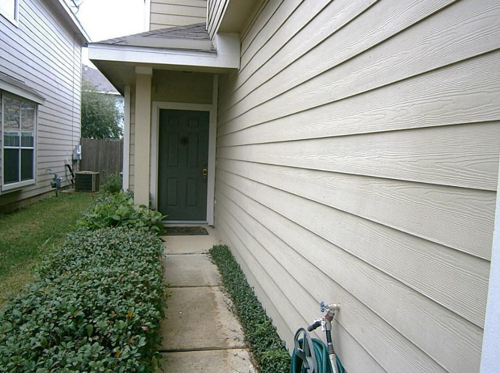 16610 Newglen Ln, Houston, TX 77084