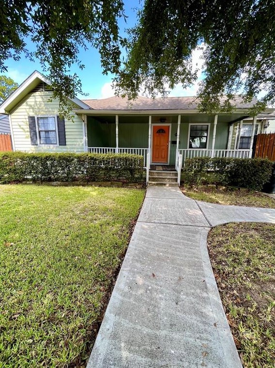 2126 Des Jardines St, Houston TX  77023-5116 exterior