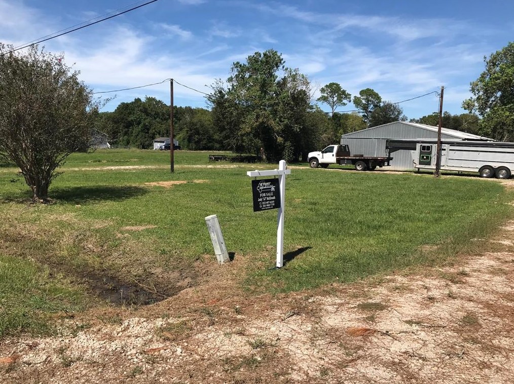 1804 County Road 192, Alvin, TX 77511-6449