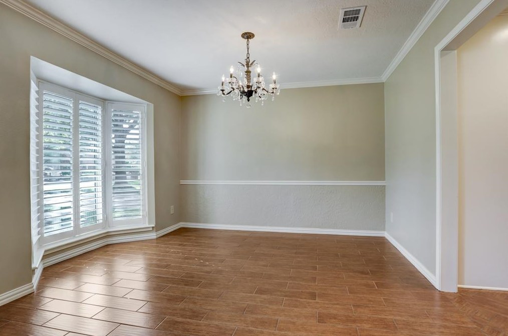 15101 Lakeview Dr, Houston TX  77040-1328 exterior