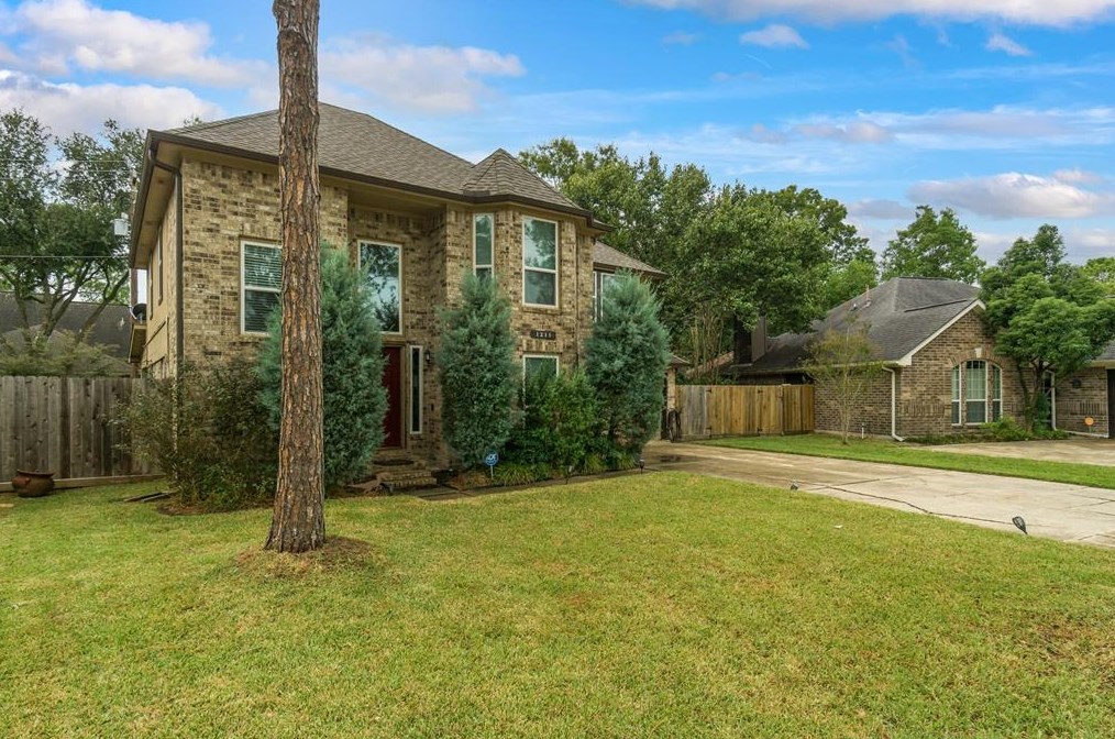 1211 Redwood Bough Ln, Houston, TX 77062