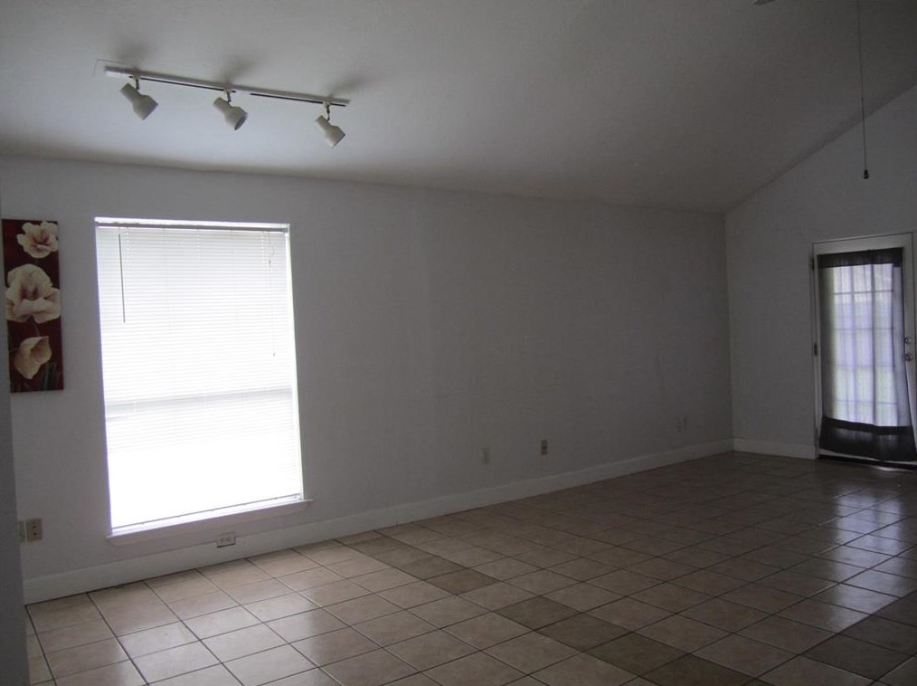 11731 Lamprey St, Houston, TX 77099
