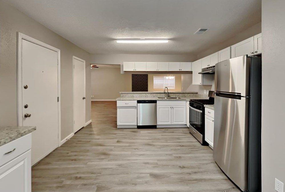 18050 Brooknoll Dr, Houston TX  77084-5969 exterior