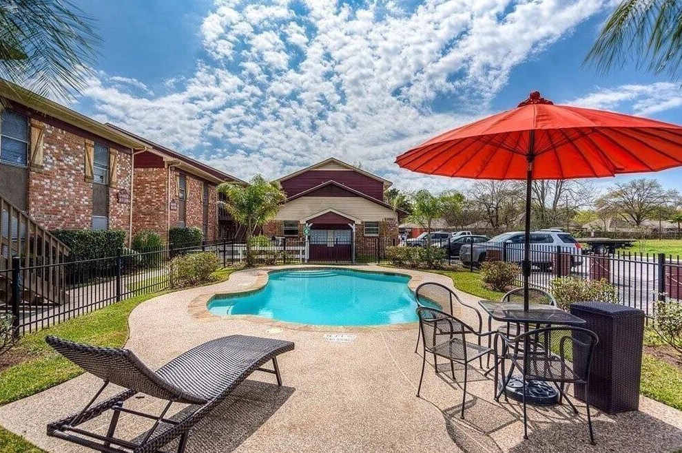 327 W Hufsmith Rd #104, Tomball, TX 77375