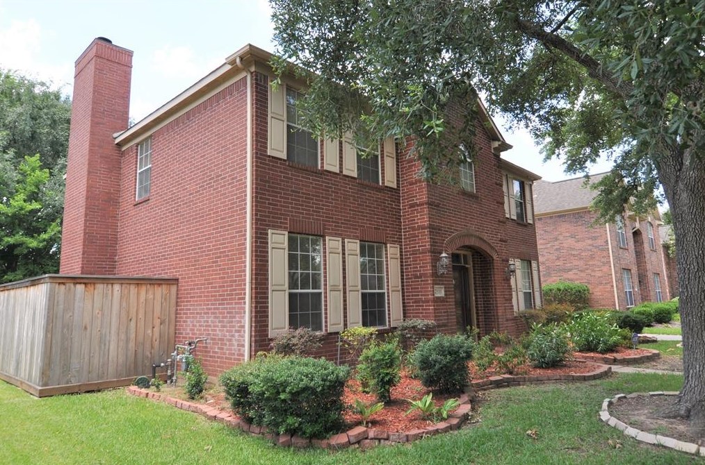 2510 Justina Ct, Sugar Land, TX 77478