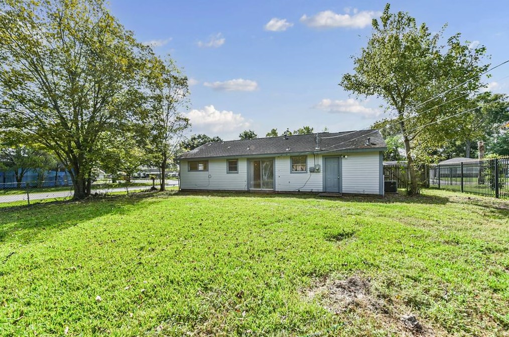 3519 Brea Crst St, Houston TX 77093-2002 exterior