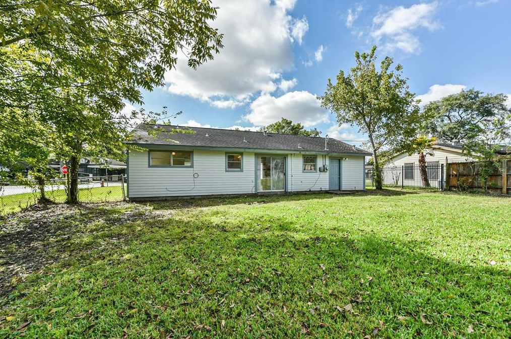 3519 Brea Crst St, Houston TX 77093-2002 exterior