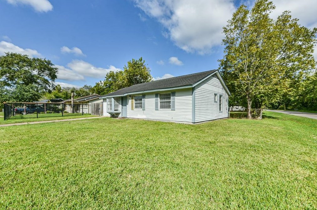 3519 Brea Crest St, Houston, TX 77093-1303
