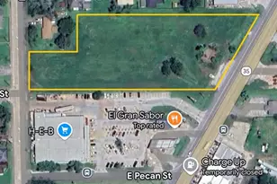 1321 E Mulberry St, Angleton, TX 77515 - Photo 1