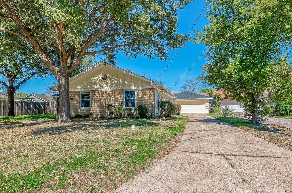 709 Woodard St, Houston, TX 77009