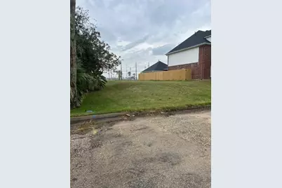 3215 Kleinmann, Galveston, TX 77551 - Photo 4