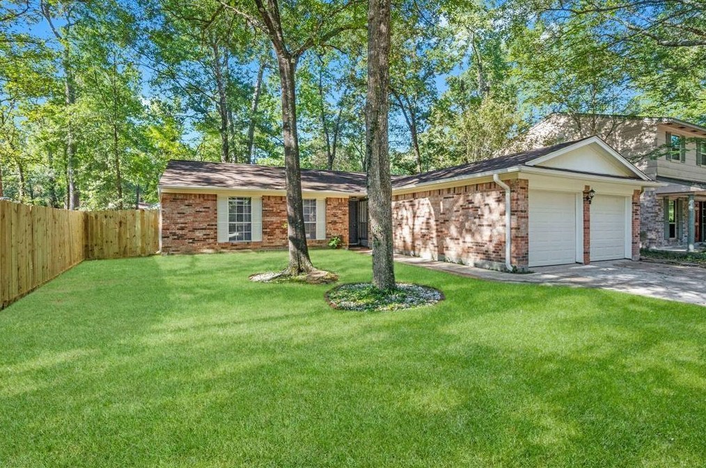 22 S Woodstock Circle Dr, Spring, TX 77381