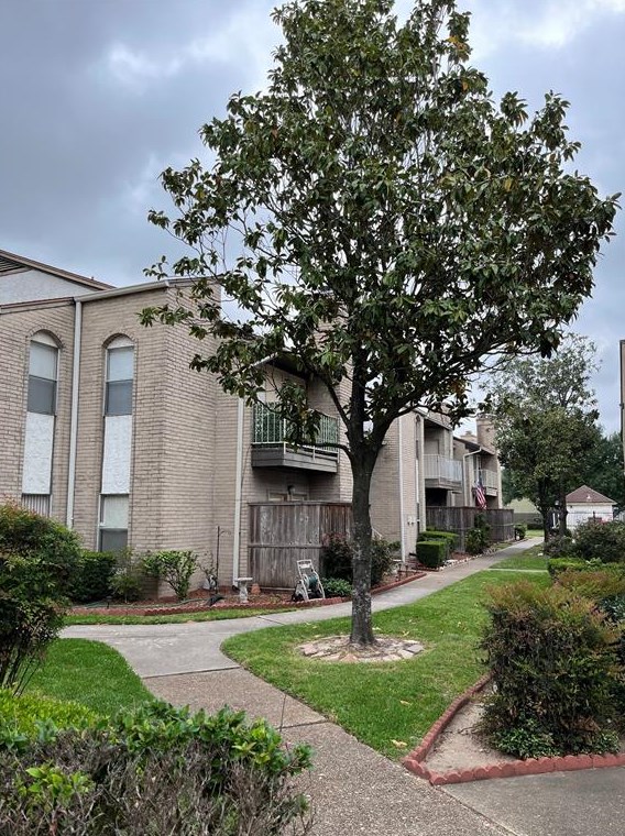 2011 Spenwick Dr #516, Houston, TX 77055