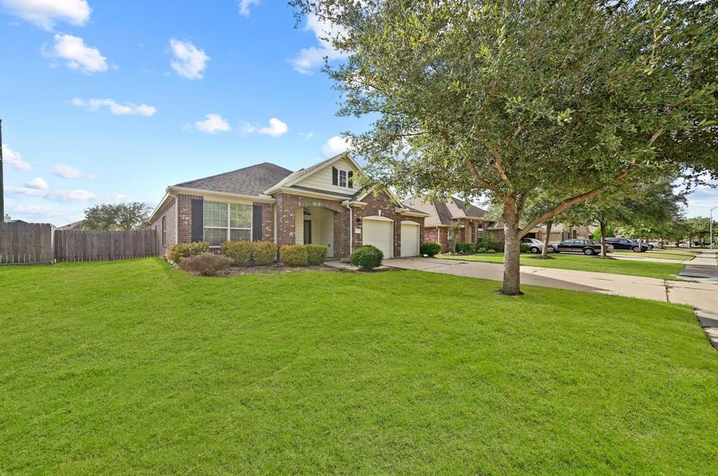 9318 Russeff Field Ln, Richmond, TX 77469