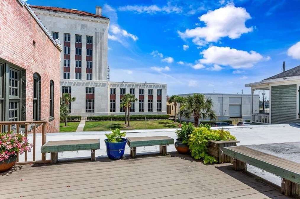 2510 Church St #2, Galveston, TX 77550
