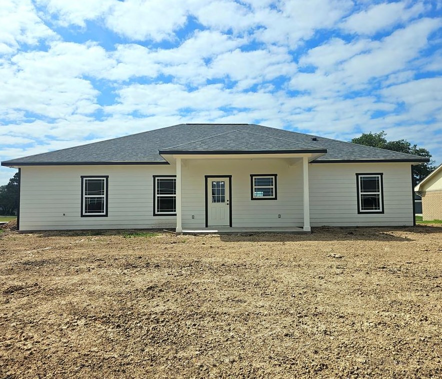 803 Buttercup Dr, Edna, TX 77957-3304