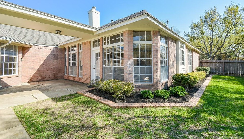 17203 Lantana Dr, Sugar Land TX  77479-3056 exterior