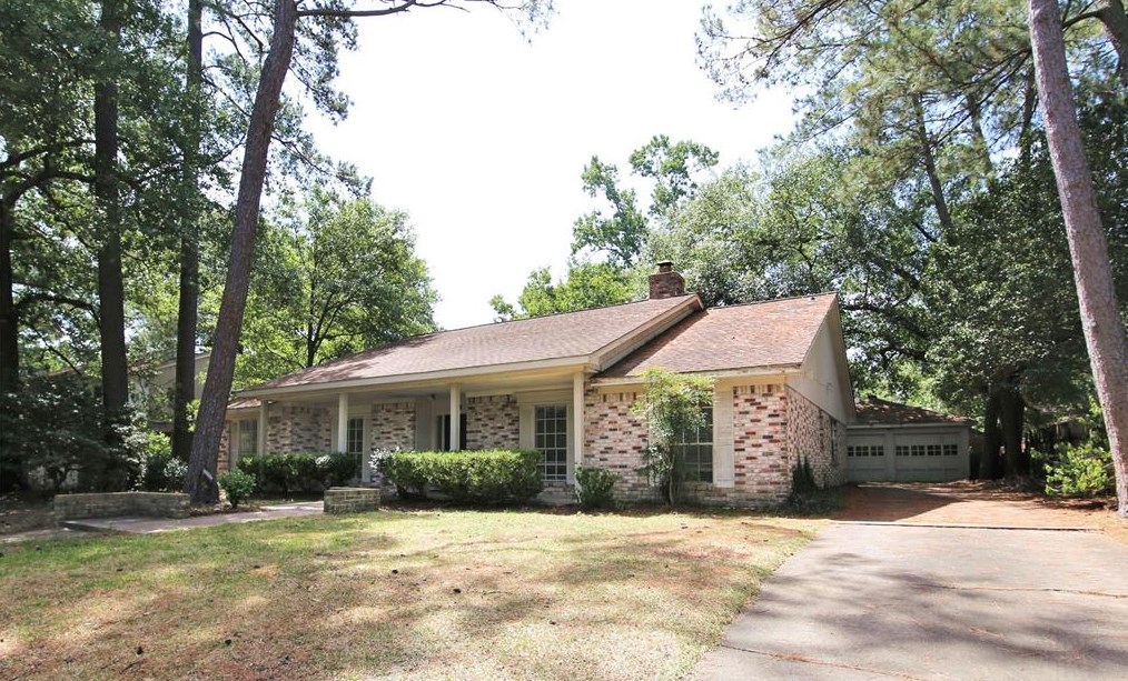 5207 Lawn Arbor Dr, Houston, TX 77066