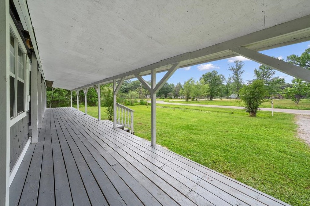 16766 Lake Cir, Conroe, TX 77302-5343