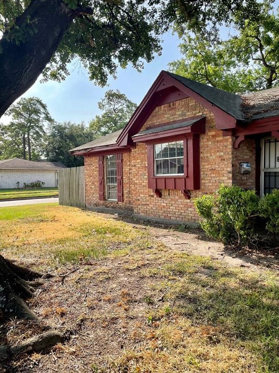 7638 Boggess Rd, Houston, TX 77016