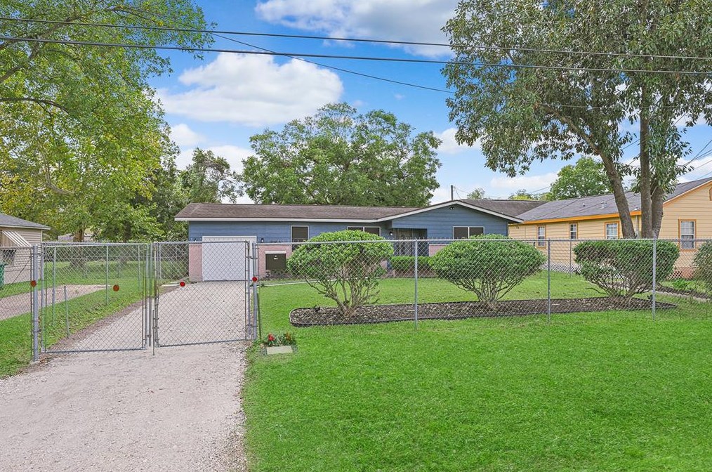 3506 George St, Houston TX  77026-2609 exterior