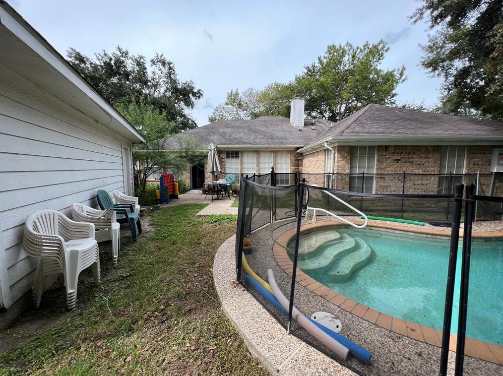 2503 Falcon Ridge St, Pearland, TX 77584