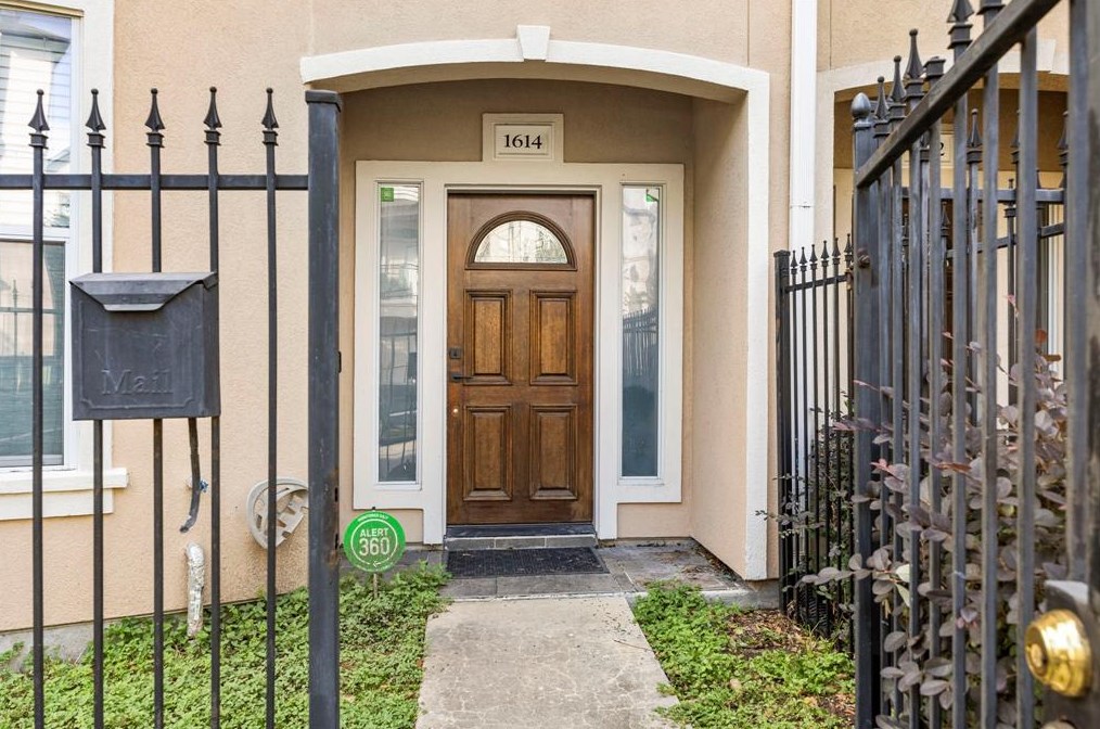 1614 Stuart St, Houston, TX 77004