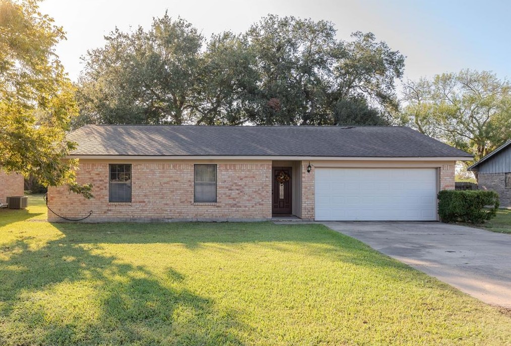 205 Viking St, Victoria, TX 77905