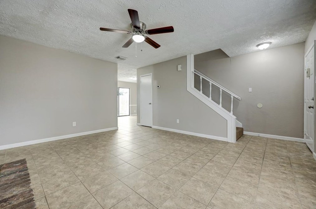 10123 Emerald Park Dr, Houston TX  77070-5352 exterior