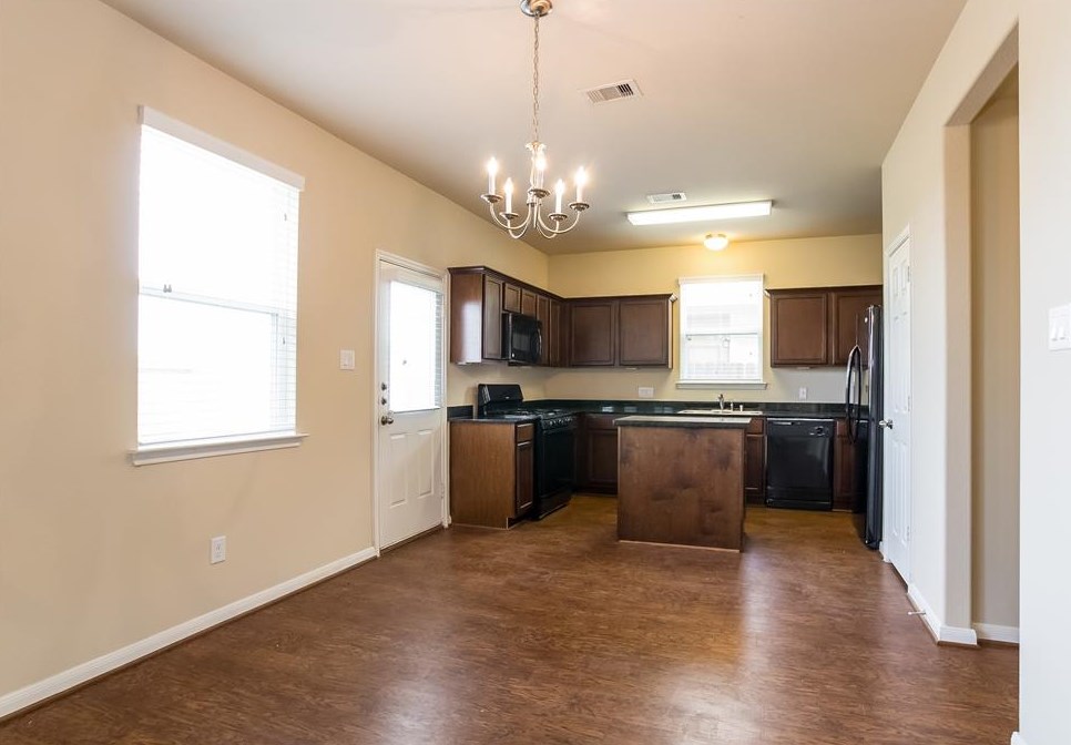 3350 Allington Ct, Houston TX  77014-2915 exterior